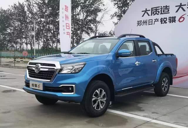 这款全新的车,采用与奔驰相同的底盘技术,搭载2.5T+6AT