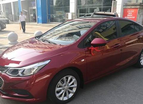 曾经月销3万辆吊打朗逸，如今仅7千泯然众人，卖8万1.5L油耗5.9