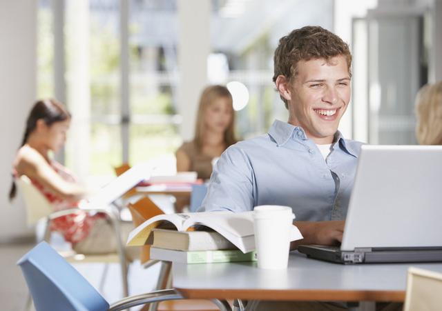 职场工作中怎样快速提升自己的能力呢?记住四