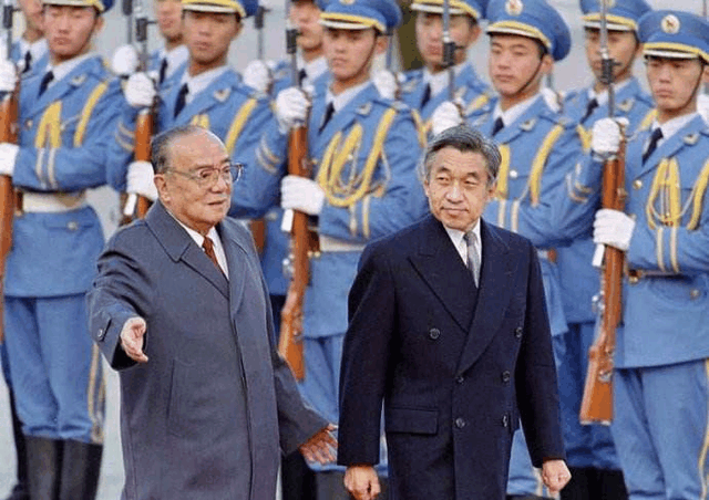 日本天皇有多大权力? 孙女被打之后他是什么反