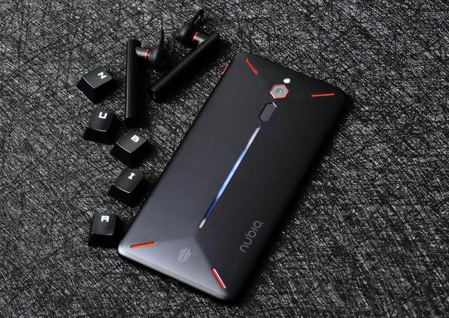 堪称专属游戏神器,努比亚红魔游戏手机助你秒