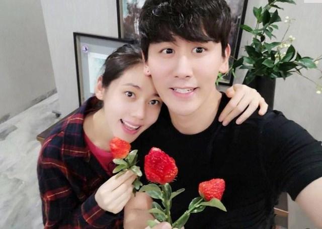 秋瓷炫怀孕九月自拍!于晓光微博高调示爱!双双