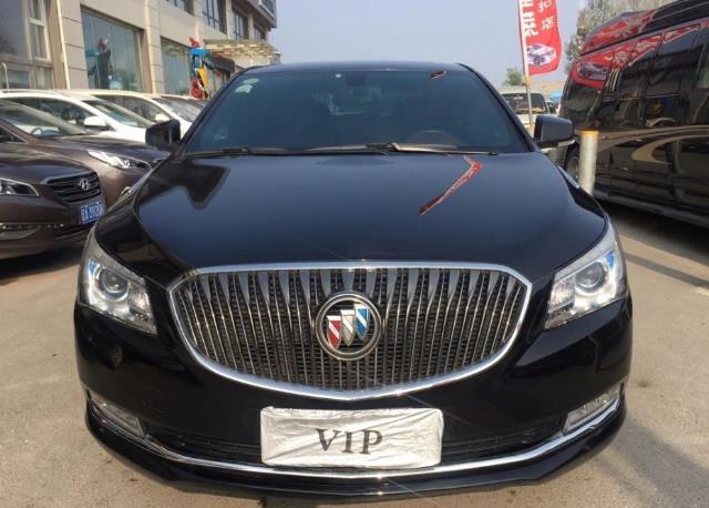 自己的私家车刚买几个月就要处理,二手车贩子:给3万多一分不收