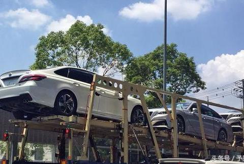 要砸宝马5系的饭碗？史上最帅丰田皇冠26日首发！