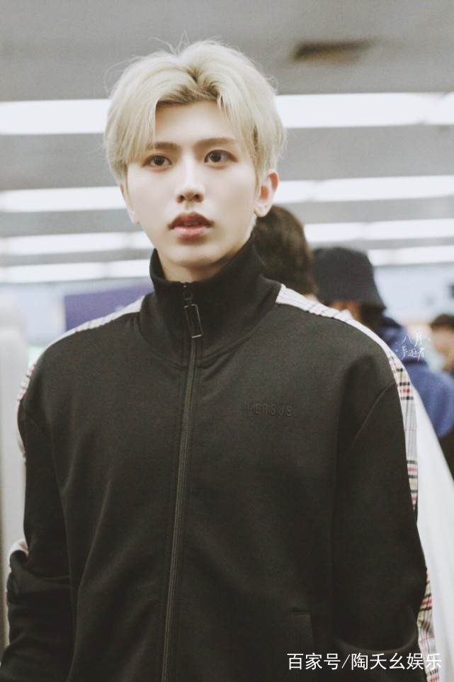 INE PERCENT男团中最具知名度成员,蔡徐坤范
