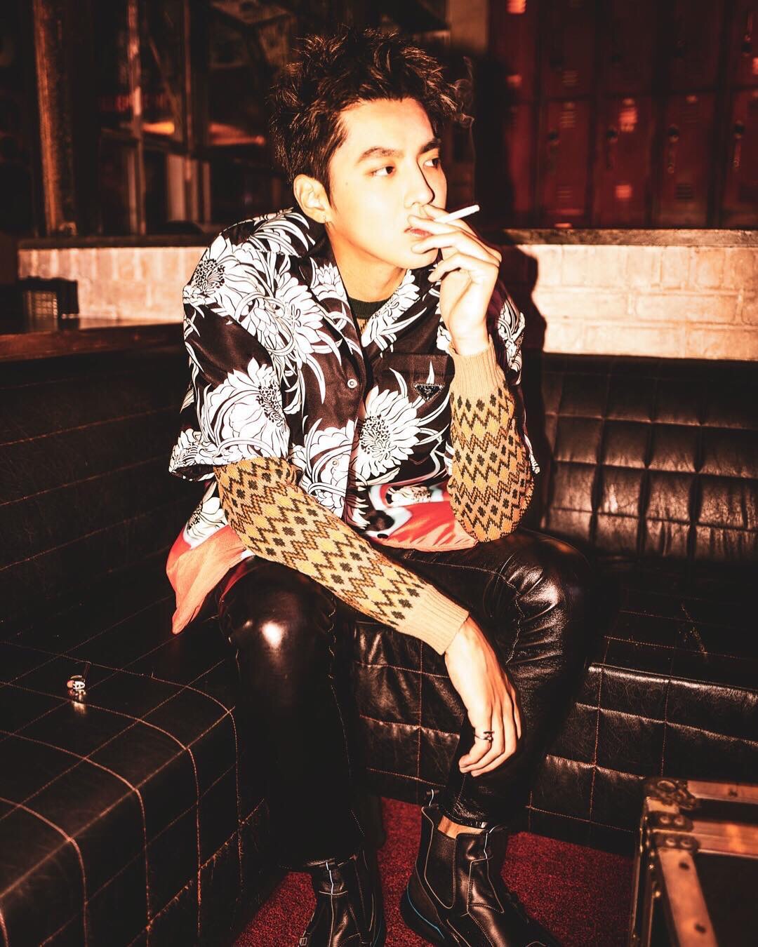 吴亦凡登美国《Flaunt Magazine》20周年刊，复古的风格非常吸睛