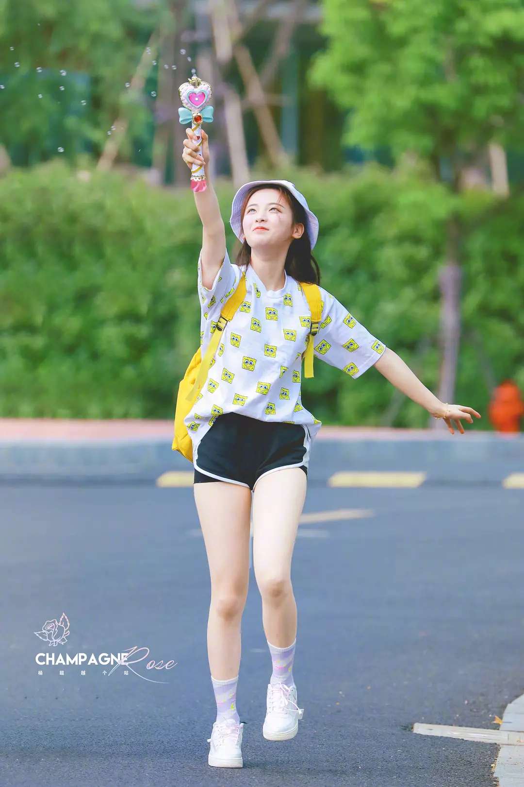 杨超越应该是创造101里面最具争议的一个选手