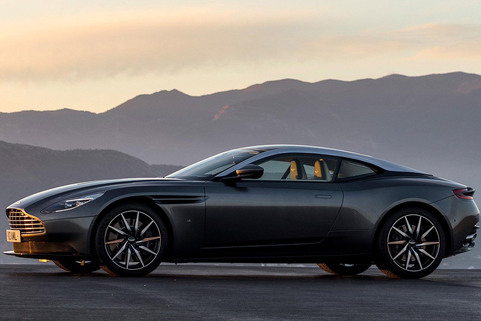 V12逐渐成为绝唱，这几款现在买得到，但是你买不起的V12车型