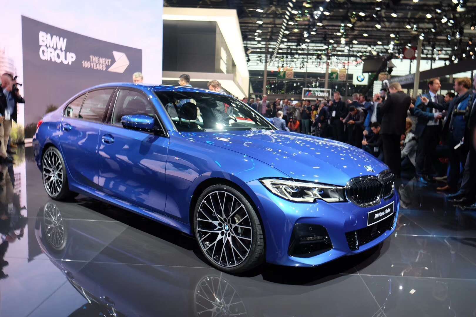 全新宝马3系登场,巴黎车展3系实拍,同级别最强运动性就是他了