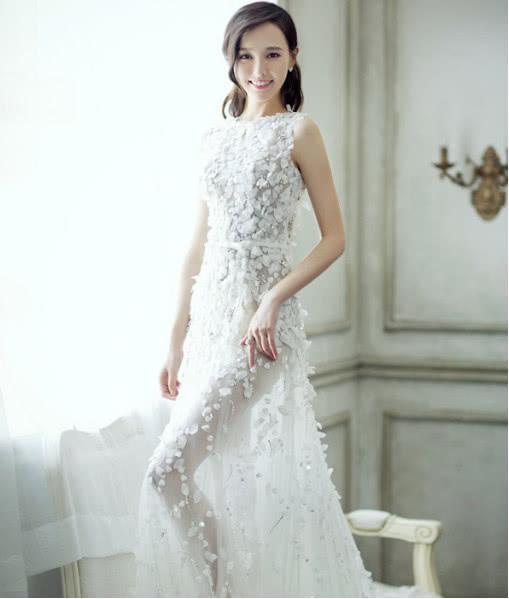 张雪迎婚纱照,关晓彤婚纱照,看了美美的她们,发