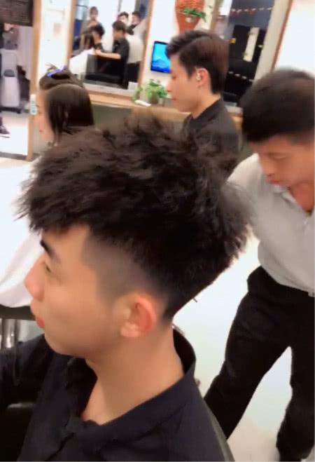 超流行的锡纸烫发, 小哥哥做完像南柱赫, 一觉醒