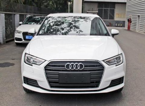 屌丝变成高富帅！标配氙气大灯，秒杀远光狗