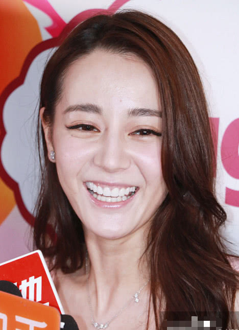 女星笑出牙龈:前5位一言难尽,最美是她 .你喜欢哪位呢