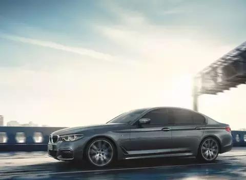 全新BMW 5系居然打败了直升机