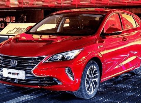 长安最美两厢车推新款，换装蝶翼式脸谱