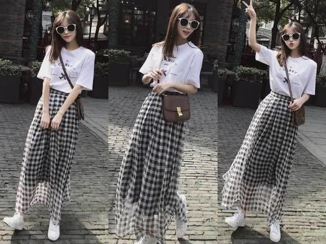 2018年还是很流行黑白配,学这5款穿搭潮太多