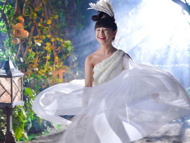 还记得14年春晚转圈的小彩旗么?《高能少年团