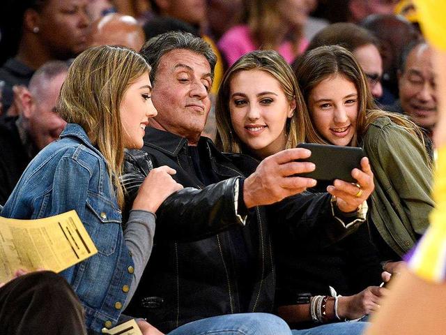 史泰龙三千金貌美如花，但泰森女儿在这方面完爆她们，你更喜欢谁