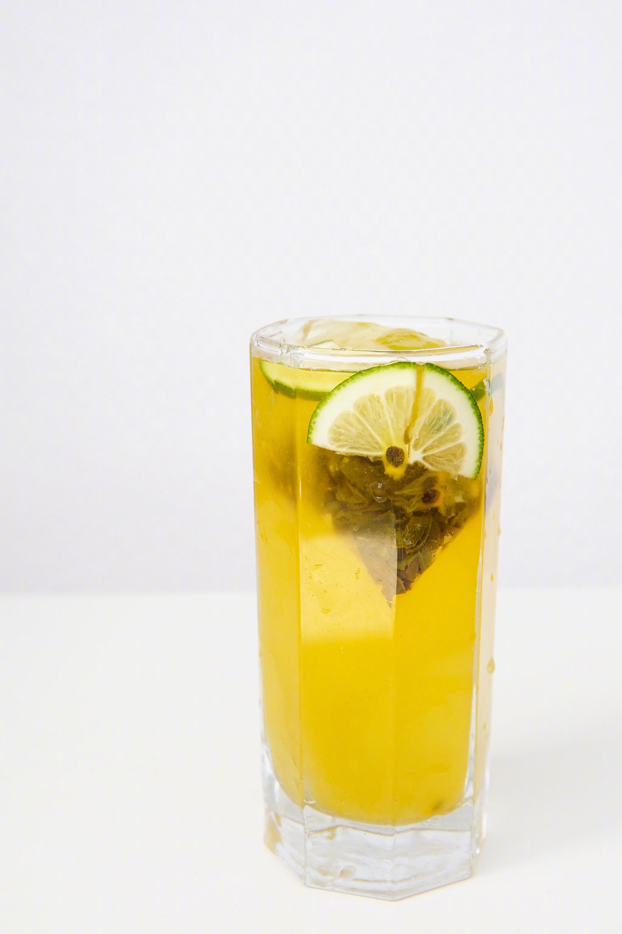 的三款新品,主题分别是蜜桃、蜜瓜、百香果。