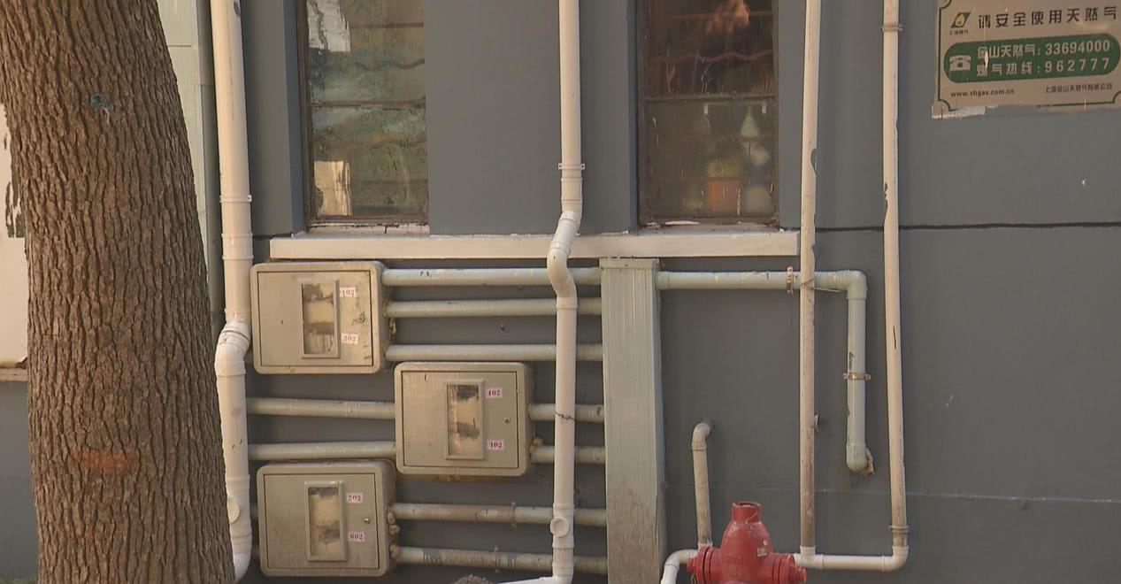 小区做二次供水,物业表示费用平摊,业主:没用这