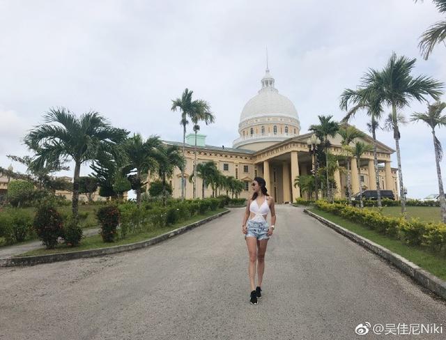 马景涛前妻吴佳尼穿泳衣秀火辣身材 离婚后的