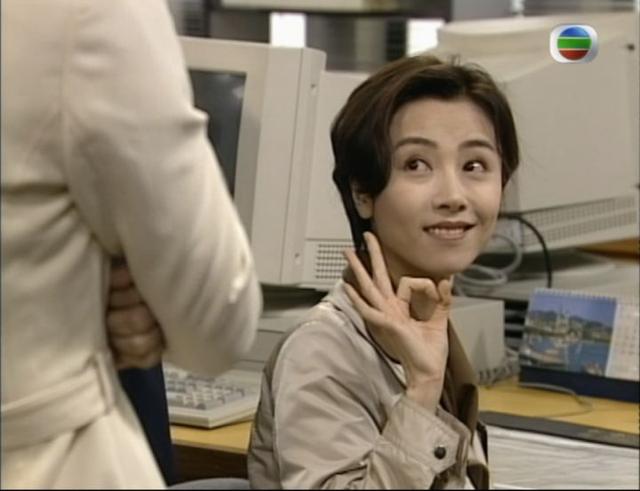 男仔头的袁洁莹和袁咏仪你选谁?网友:没有人短