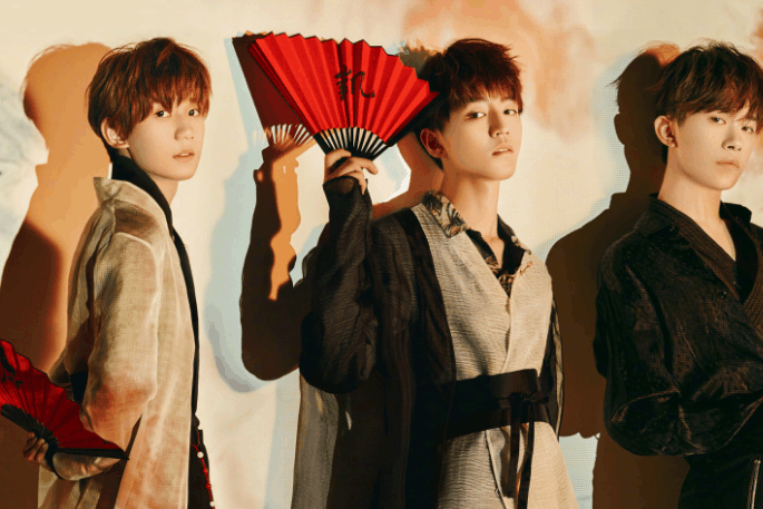tfboys最新合照2020,tfboys 2020年新照片 tfboys最新海报公开,灵感来自蒙娜丽莎?粉丝质疑:合照