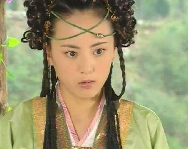 最美的年龄嫁了邱心志，如今离婚6年了，她带着12岁儿子过成这样