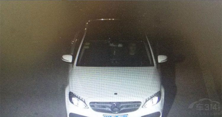 失控奔驰高速狂奔事件最终反转 奔驰与车主谁