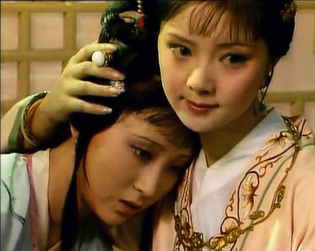 林黛玉连北静王的东西都不要,为什么会收下薛