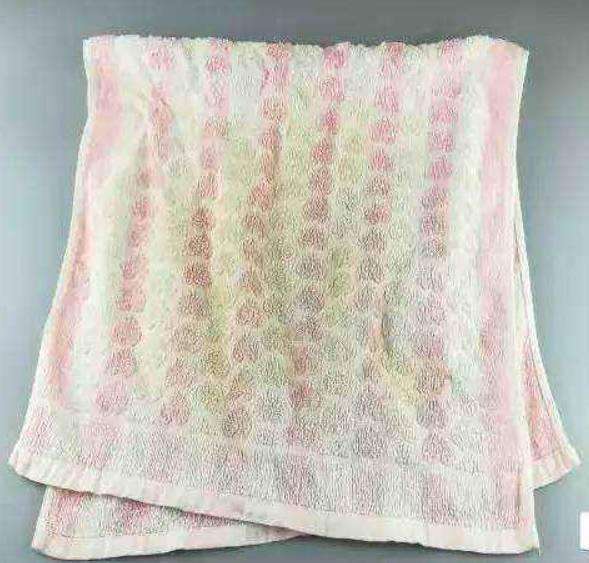 "毛巾"用久了变脏?清洗时加点不花钱的"小东西,干净又除菌