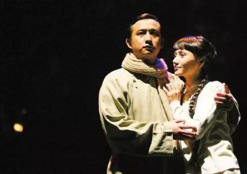 夏雨袁泉贴鼻秀恩爱,网友调侃生活中的袁泉才