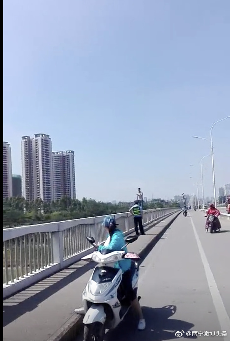 又有人跳江!网曝南宁青川大桥有男子跳江了