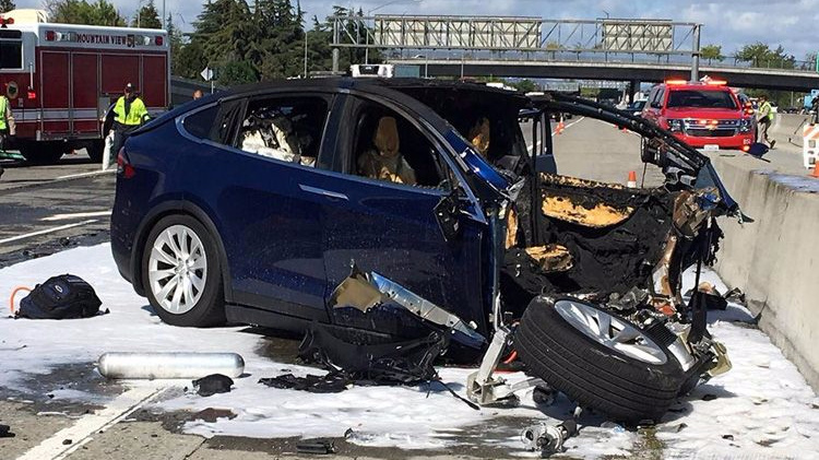 《连线》发问 无人驾驶汽车何时才能做好准备？