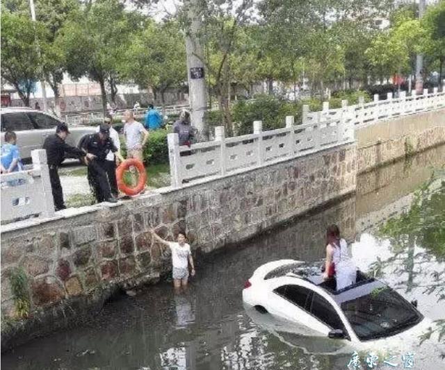 逆天了!奇葩女司机的开车技术,笑哭!