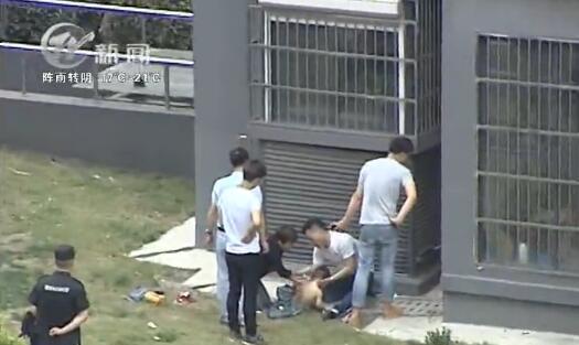 惨剧~武进南湖家苑一名2岁半儿童坠楼死亡! 家