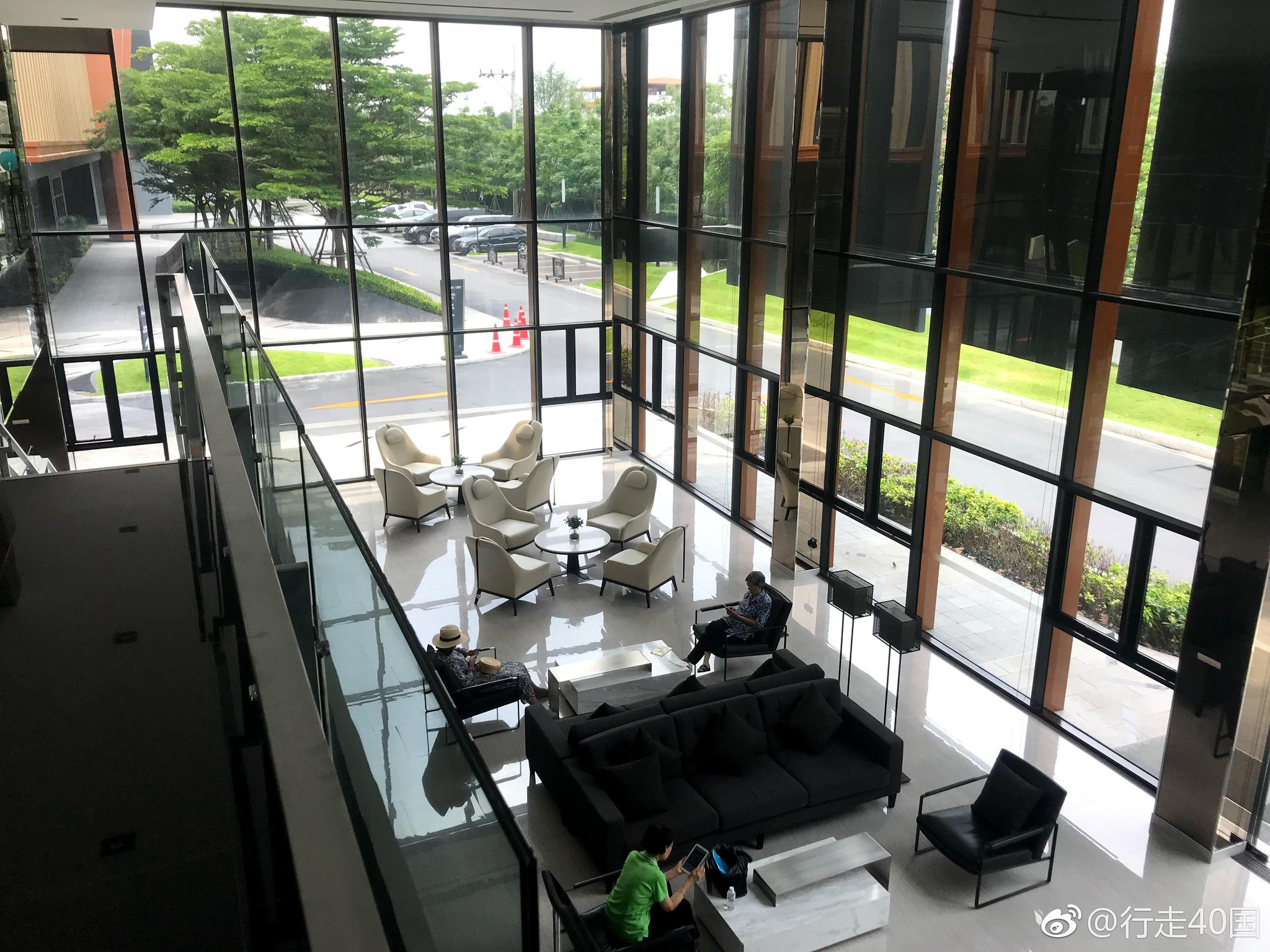 帮朋友看曼谷房1:绝美的空中无边泳池