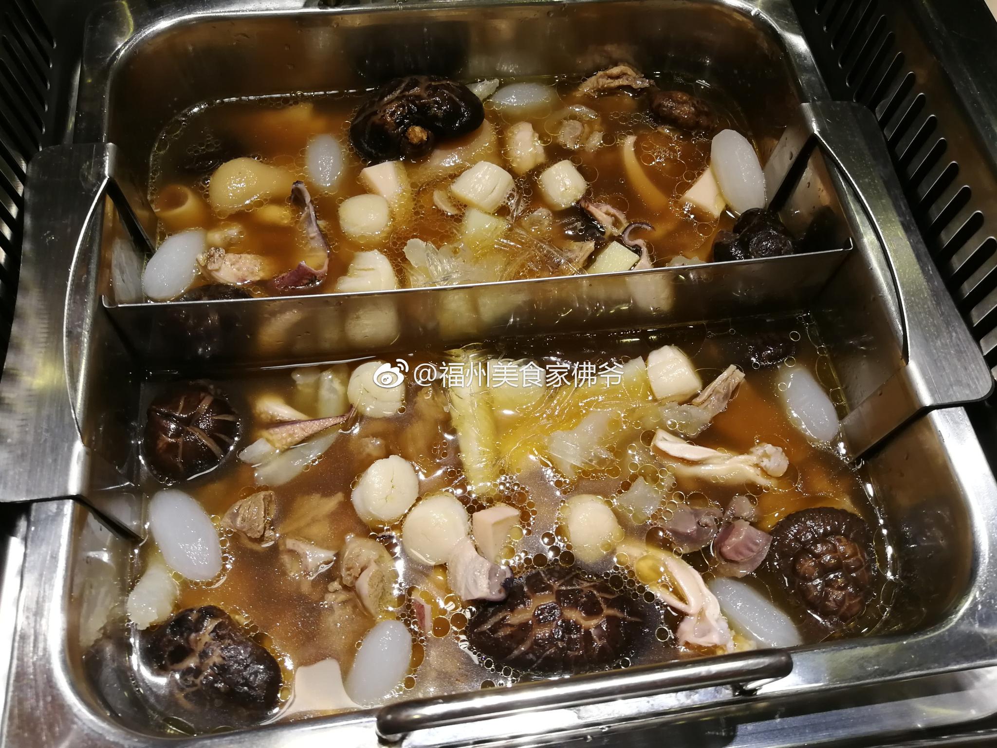 福州这家三喜火锅机器人做服务员,竟然用佛跳墙做锅底