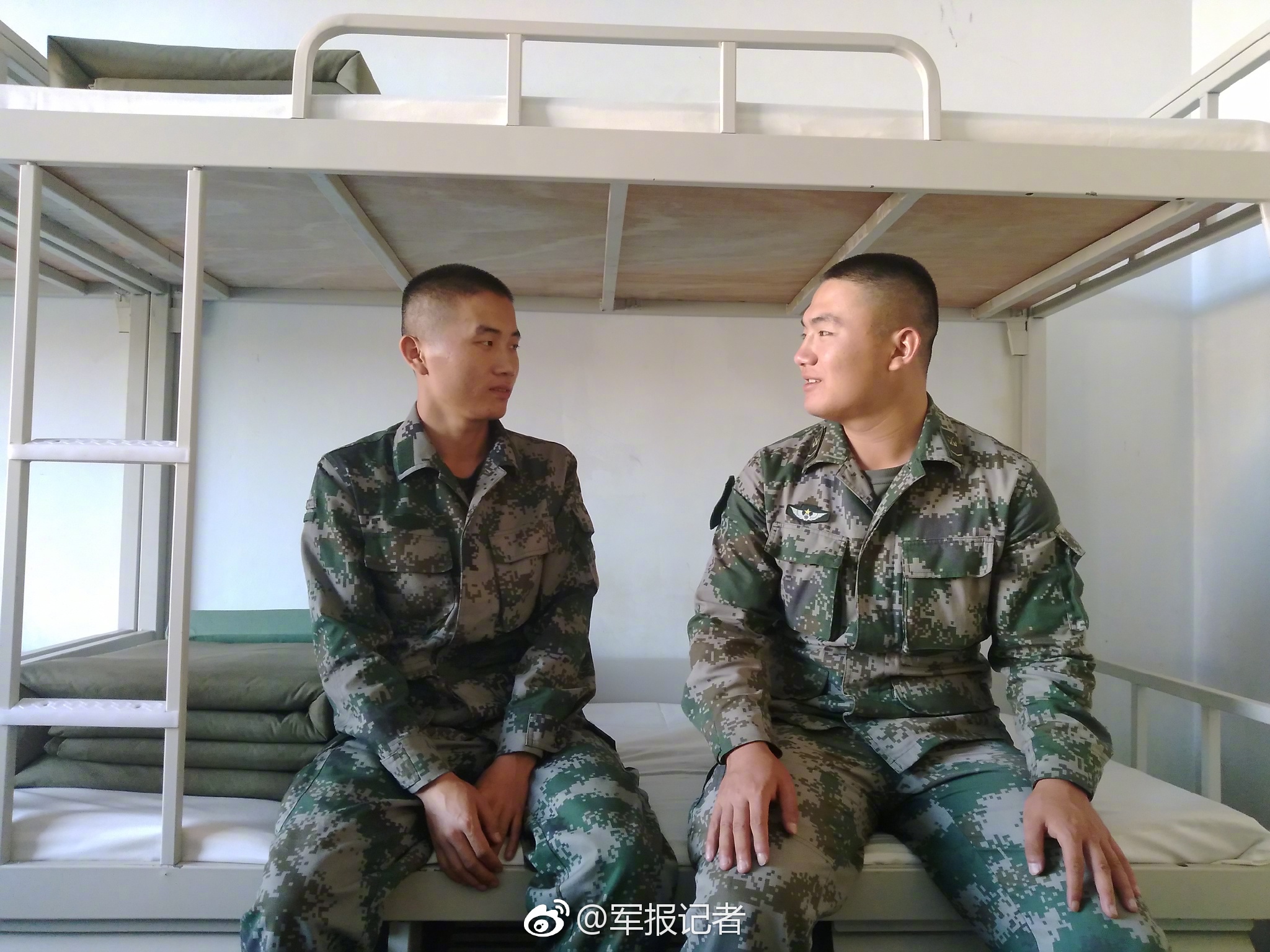 欢迎入列!第79集团军某防空旅喜迎2018年度新