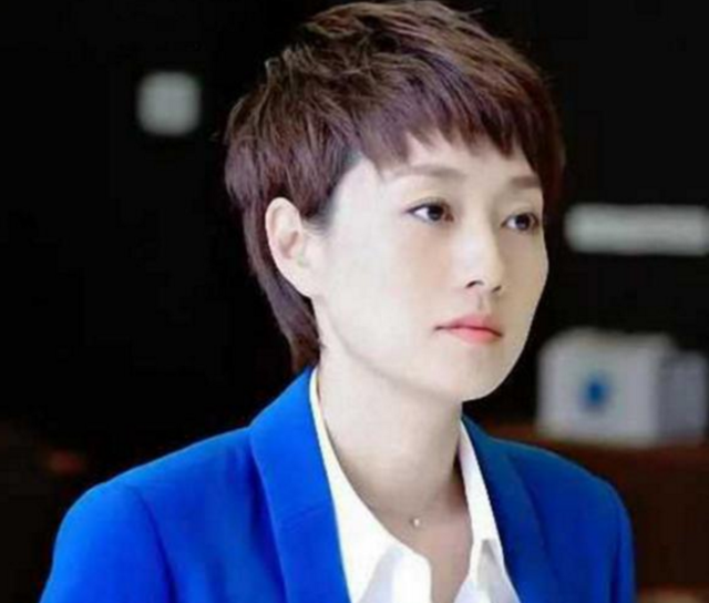 女星剪短发是怎样的?最后一个狗啃刘海有种奥黛丽赫本