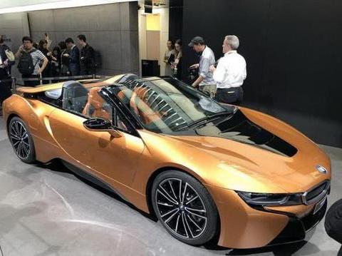 宝马 i8 敞篷轿跑国内首次亮相 4.4 秒破百