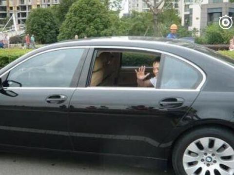 马云的迈巴赫，王健林的游艇，老干妈的幻影，富豪的座驾你服谁？