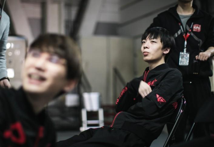 LOL洲际赛被打自闭的一支队伍,KZ这一次成了