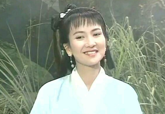 五位穿青衣的古装美人,赵丽颖清纯,杨幂霸气,陈美琪无