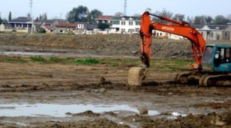 明年开始,农民的土地要交税了,尤其是这三类人