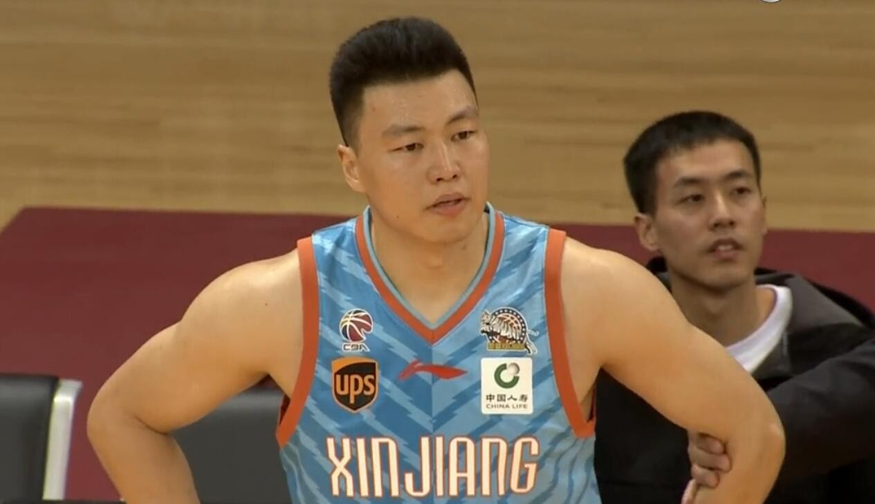 以力量著称的中国詹姆斯李根,竟背打不动勇士