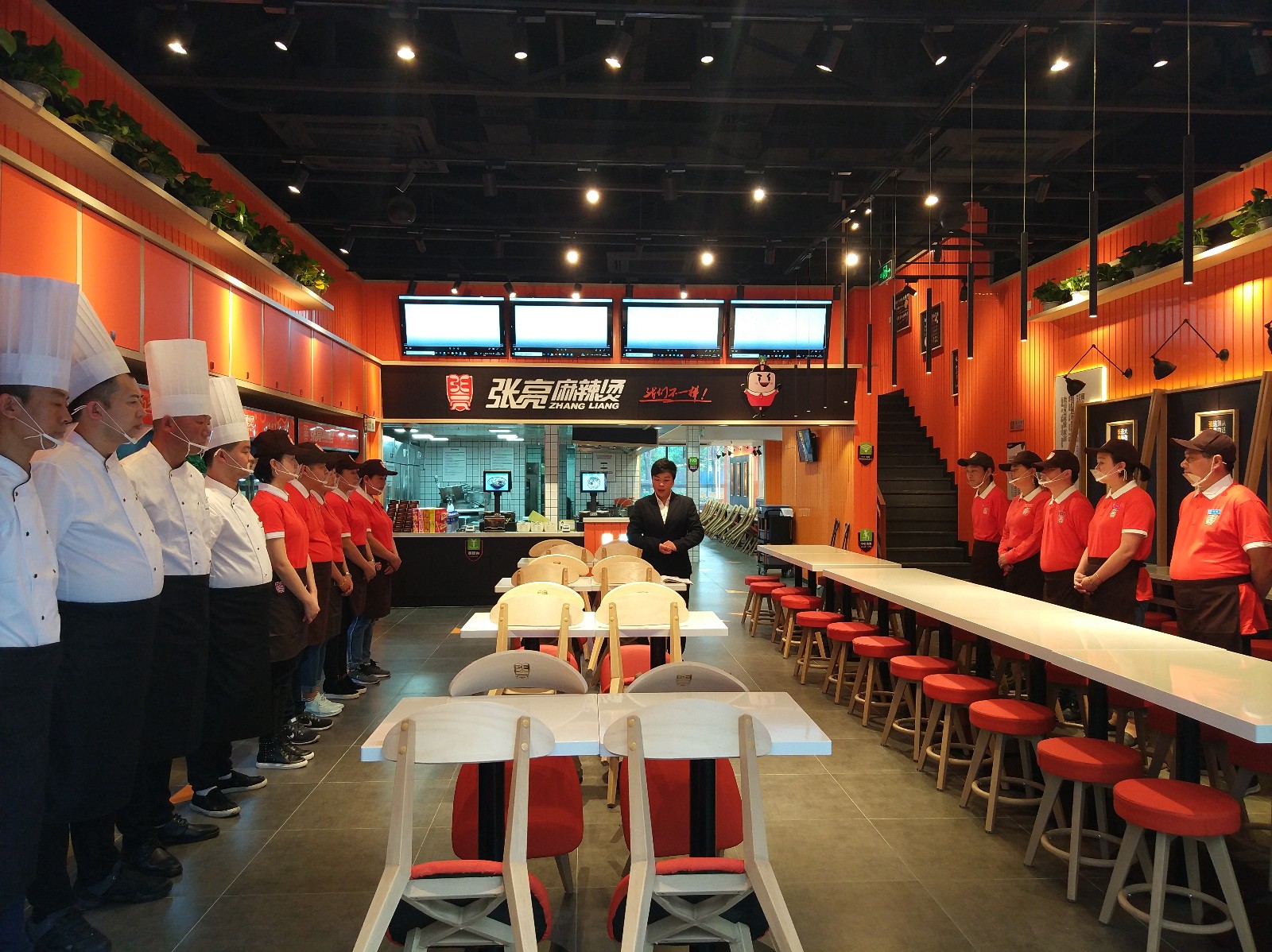 个人如何注册餐饮公司 小型餐饮公司注册条件有哪些