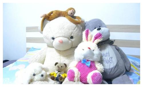 当我妈妈加班回家时,她8岁的女儿喊道:妈妈,我