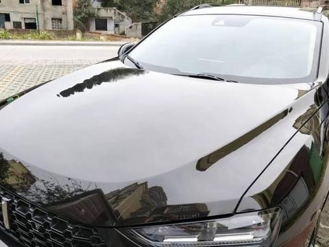 朋友推荐我买思域车，而我却不听话买了这部，好开又帅气！