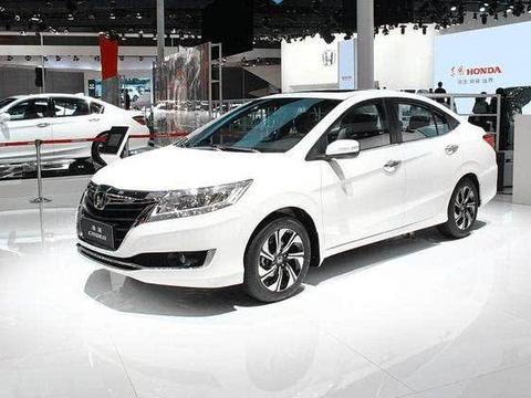 一公里油耗3毛7，1.8L搭CVT箱，7万还考虑卡罗拉？